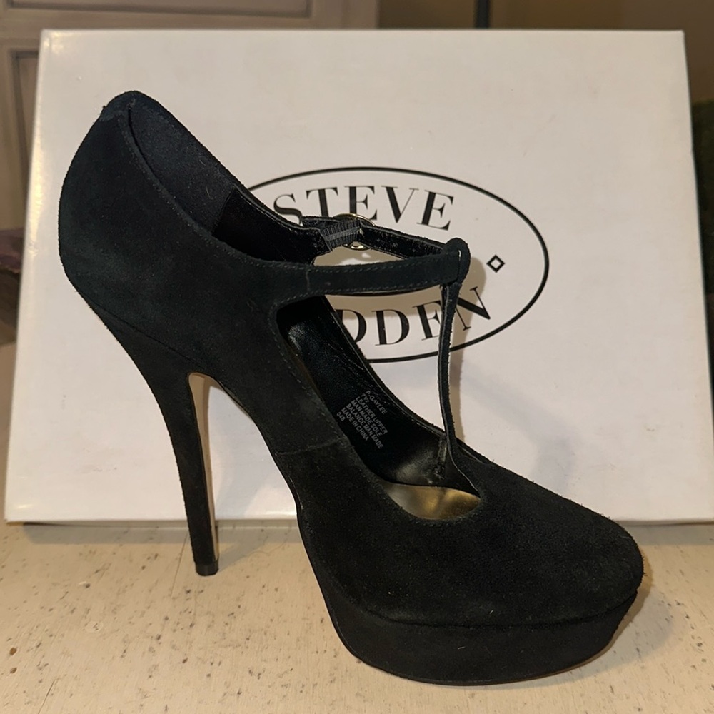 Steve Madden Gaylee Black Suede T-Strap Platform Heels EUC